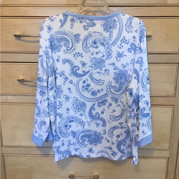 3/4 sleeve top by Flora Nikrooz 5% spandex = stretchy. Lightweight pale blue. - Picture 2 of 6